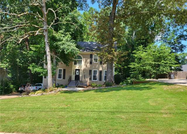 Property at 1692 Windsor Chase Ct, Lawrenceville, GA 30043, 6 beds, 3.5 baths