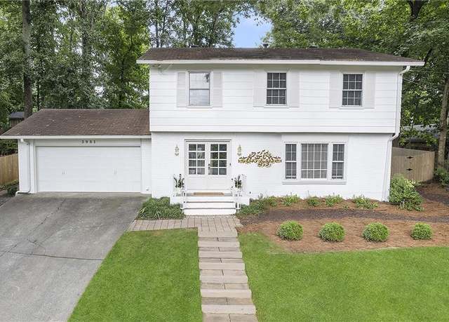 Property at 3981 Longview Dr, Chamblee, GA 30341, 4 beds, 2.5 baths