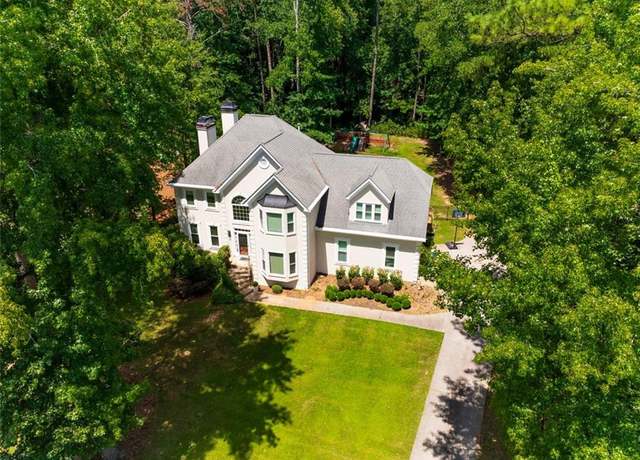 Property at 4725 Guilford Forest Dr SW, Atlanta, GA 30331, 4 beds, 3.5 baths