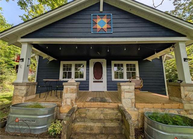Property at 1570 Falls Rd, Toccoa, GA 30577, 2 beds, 1 bath