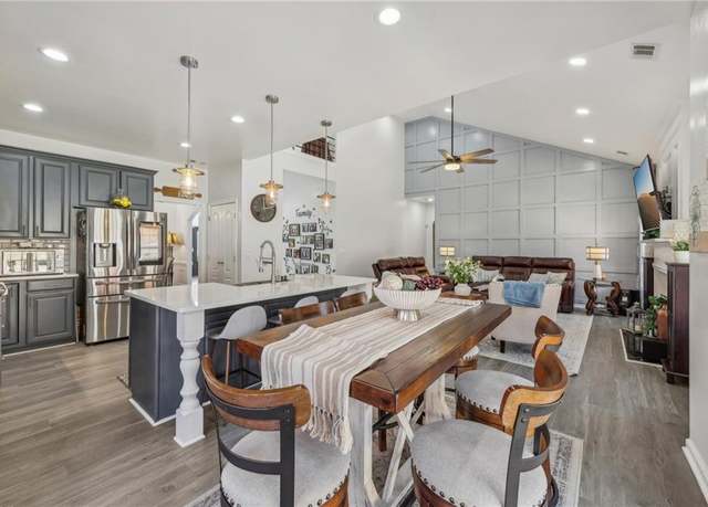 Property at 2755 Turning Leaf Dr, Lawrenceville, GA 30044, 5 beds, 2.5 baths