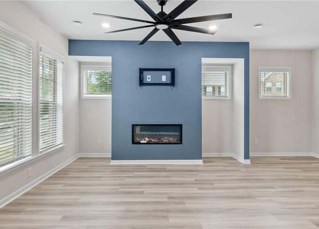 Property at 1570 Halbrook Pl, Marietta, GA 30008, 3 beds, 3.5 baths