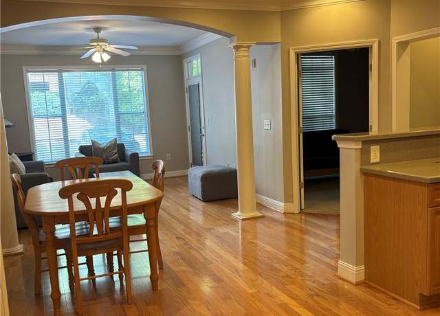 Property at 1106 Stratford Cmns, Decatur, GA 30033, 2 beds, 1 bath