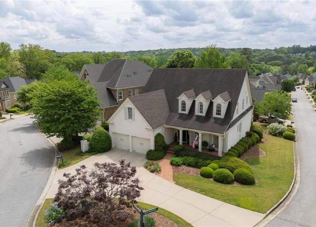 Property at 1021 Bluffhaven Way NE, Atlanta, GA 30319, 5 beds, 4.5 baths
