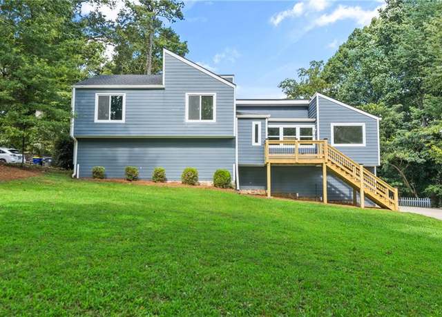 Property at 2007 Hastings St, Marietta, GA 30062, 4 beds, 2.5 baths