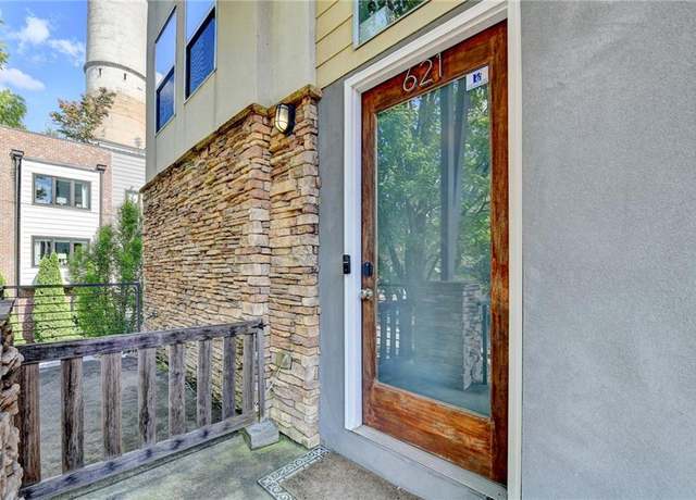 Property at 621 Irwin St NE, Atlanta, GA 30312, 2 beds, 2.5 baths
