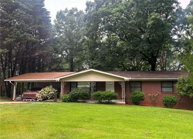 Property at 991 Lakemont Dr, Gainesville, GA 30501, 5 beds, 3 baths