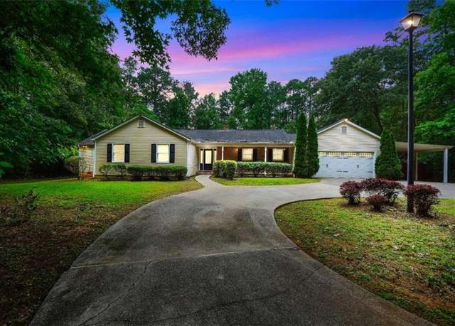 Property at 280 W Knight Rd W, Mcdonough, GA 30252, 5 beds, 3 baths