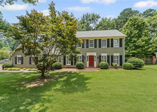 Property at 483 Emily Dr SW, Lilburn, GA 30047, 3 beds, 2.5 baths