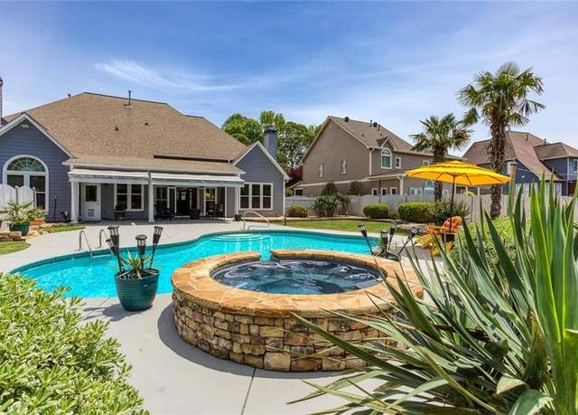 Property at 820 Nob Ridge Dr, Marietta, GA 30064, 4 beds, 3.5 baths
