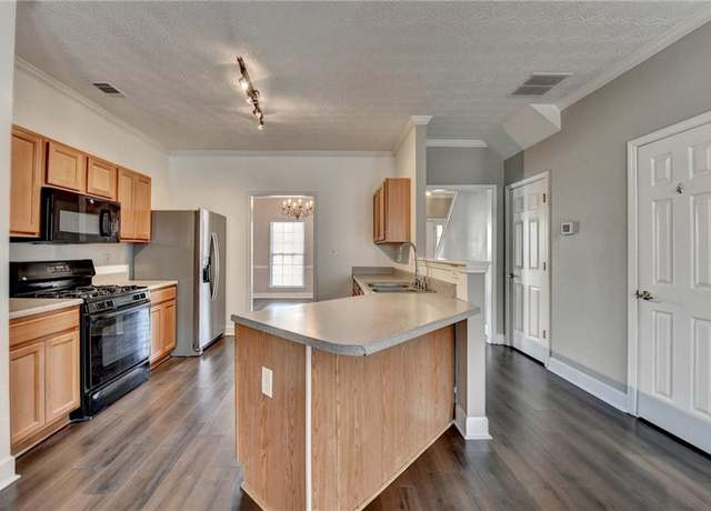 Property at 657 Kenridge Dr, Suwanee, GA 30024, 2 beds, 2.5 baths