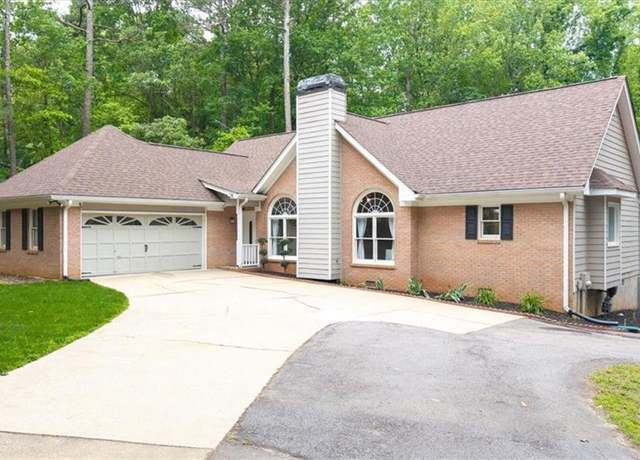 Property at 320 Williamsburg Cir, Mcdonough, GA 30253, 4 beds, 2.5 baths