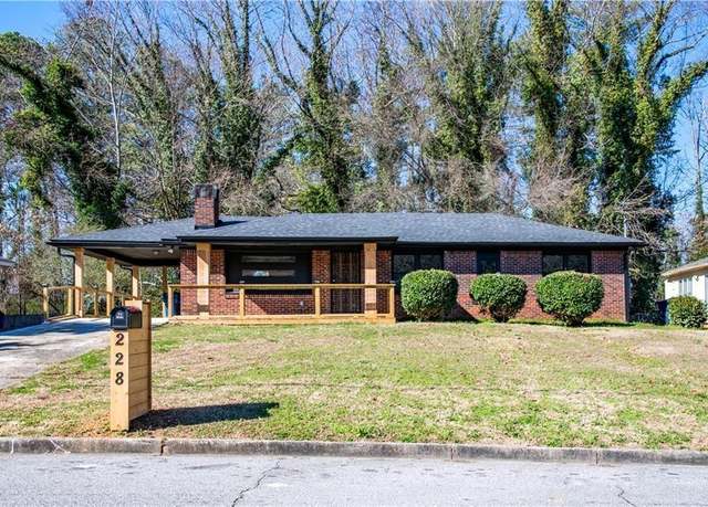 Property at 228 W Simon Ter NW, Atlanta, GA 30318, 3 beds, 2 baths