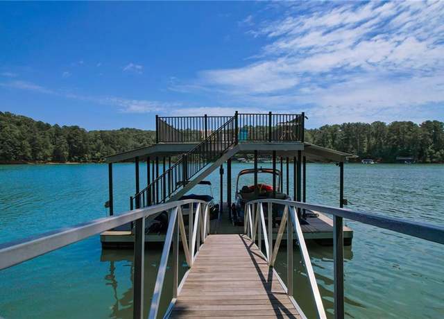 Property at 134 Cedar Dr, Woodstock, GA 30189, 6 beds, 4 baths