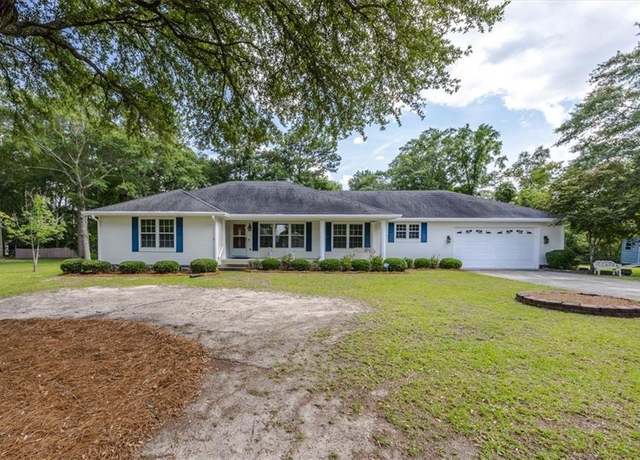 Property at 204 Old Oak Rd, Macon, GA 31216, 4 beds, 3 baths