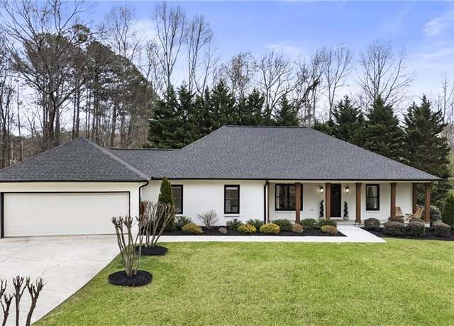 Property at 7827 Midway Rd, Alpharetta, GA 30004, 4 beds, 3.5 baths