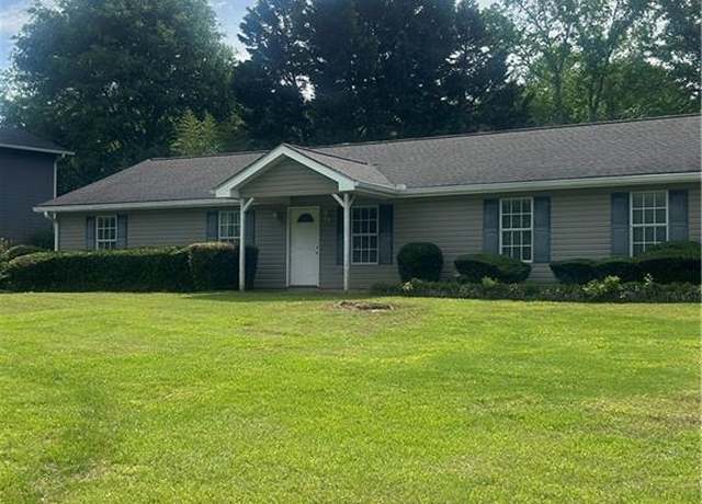 Property at 4184 Red Laurel Way, Snellville, GA 30039, 3 beds, 2 baths