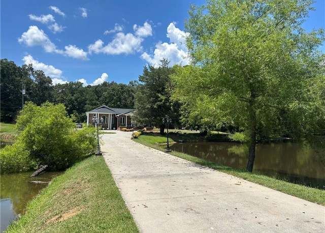 Property at 134 Salem Dr NW, Rome, GA 30165, 4 beds, 4 baths