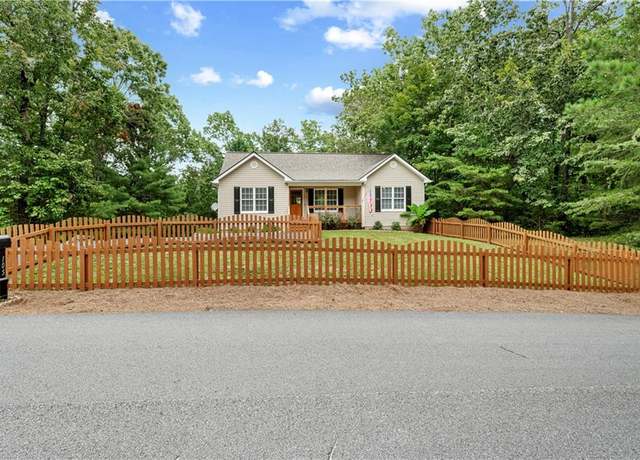 Property at 105 Royal Oaks Ln, Dahlonega, GA 30533, 4 beds, 3 baths