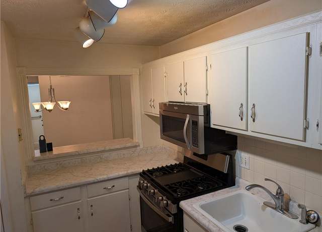 Property at 206 River Run Dr, Atlanta, GA 30350, 1 bed, 1 bath