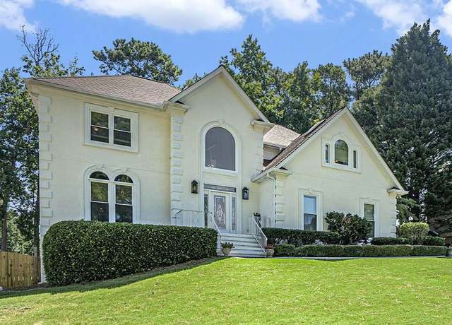 Property at 1660 Hickory Lake Dr, Snellville, GA 30078, 5 beds, 3.5 baths
