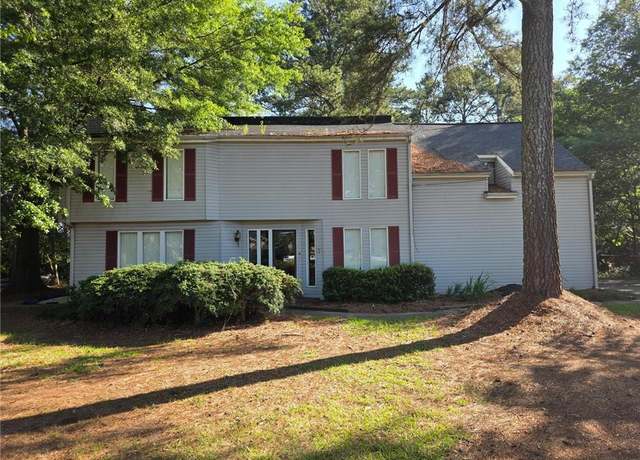 Property at 2344 Country Club Dr SE, Conyers, GA 30013, 4 beds, 2.5 baths