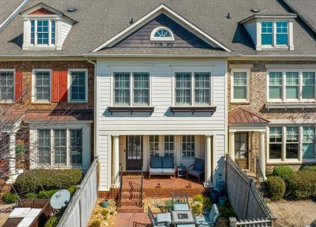 Property at 6088 Holly Park Ln SE, Mableton, GA 30126, 3 beds, 3 baths