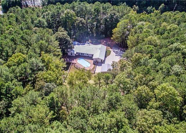 Property at 2784 Sixes Rd, Canton, GA 30114, 4 beds, 3 baths