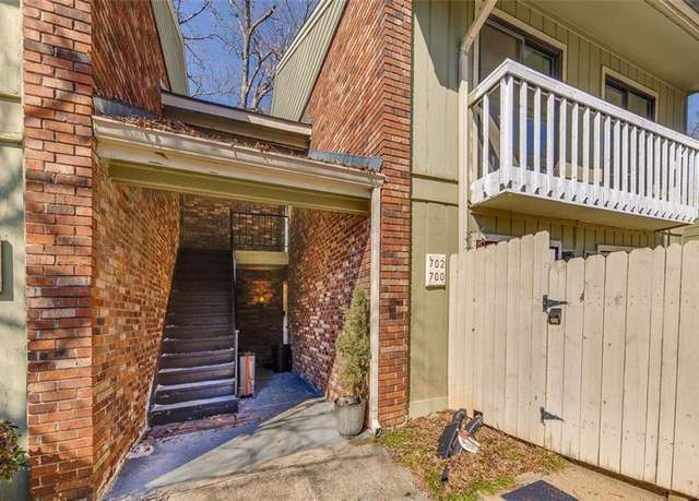 Property at 702 Hanover Ln SE, Marietta, GA 30067, 2 beds, 2 baths