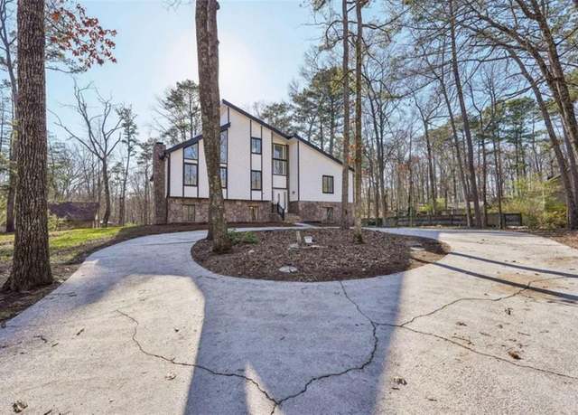 Property at 4013 Brenteresa Ct, Snellville, GA 30039, 5 beds, 3.5 baths