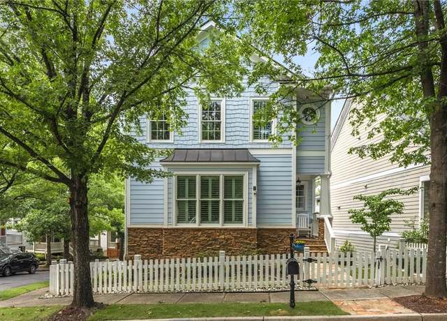 Property at 1560 Gilstrap Ln NW, Atlanta, GA 30318, 4 beds, 3.5 baths
