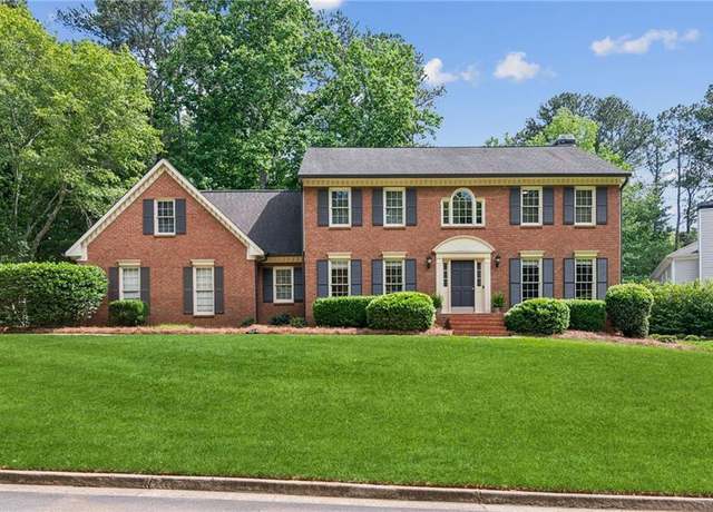 Property at 6165 Pin Oak Ln, Alpharetta, GA 30005, 5 beds, 2.5 baths