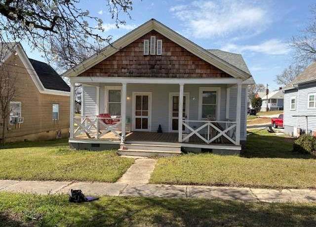 Property at 23 Poplar St, Porterdale, GA 30014, 3 beds, 2 baths