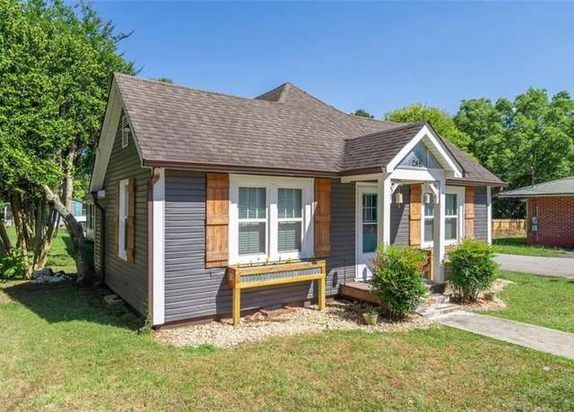 Property at 245 Alcovy St, Monroe, GA 30655, 3 beds, 2 baths