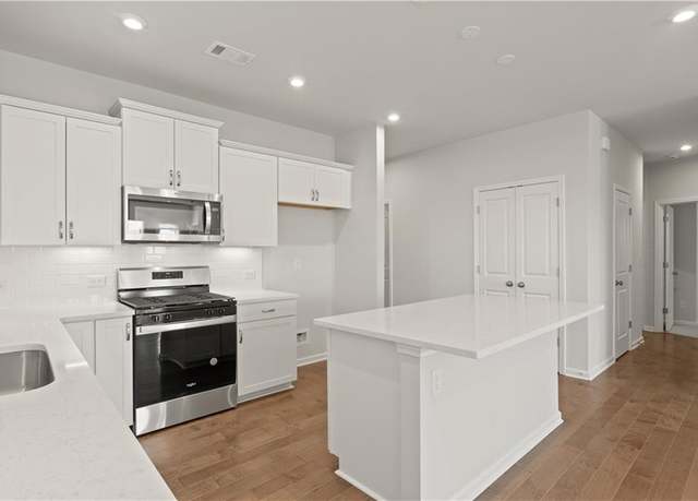 Property at 488 Village Ln, Fairburn, GA 30213, 4 beds, 3 baths