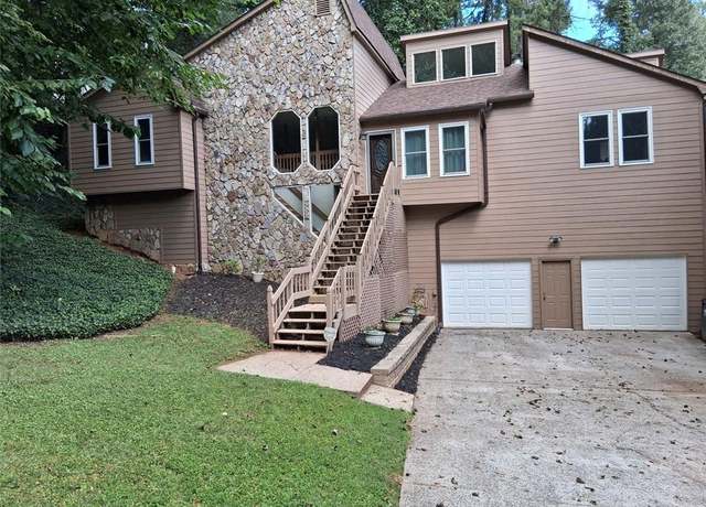 Property at 559 Farmbrook Trl NE, Kennesaw, GA 30144, 3 beds, 3 baths