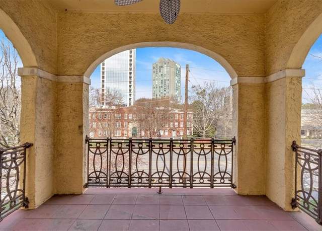Property at 2855 Peachtree Rd NE #302, Atlanta, GA 30305, 2 beds, 1.5 baths