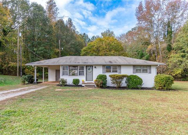 Property at 1902 Athens Hwy, Jefferson, GA 30549, 3 beds, 1 bath