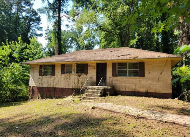 Property at 3855 Rux Rd SW, Atlanta, GA 30331, 3 beds, 1.5 baths