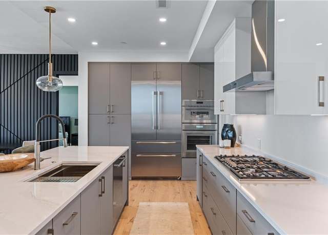 Property at 2425 Peachtree Rd NE #1211, Atlanta, GA 30305, 2 beds, 3 baths