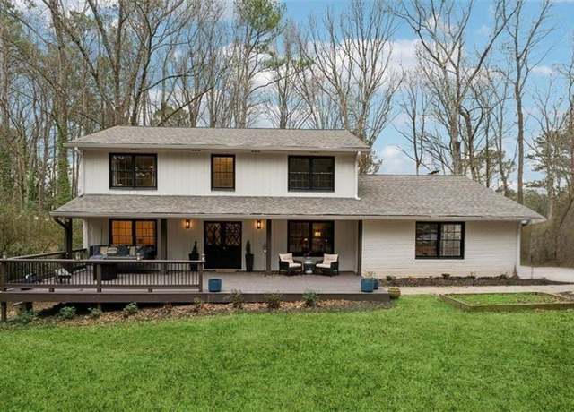 Property at 650 Hunterhill Ct, Roswell, GA 30075, 5 beds, 4 baths