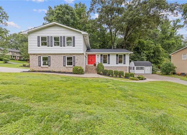 Property at 3751 Cherokee Pl SE, Marietta, GA 30067, 4 beds, 2.5 baths