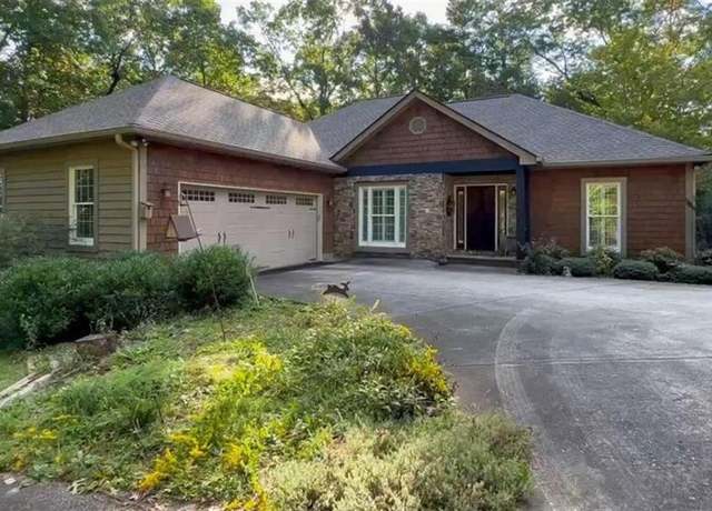 Property at 10 Quiet Place Ln, Clayton, GA 30525, 3 beds, 2.5 baths