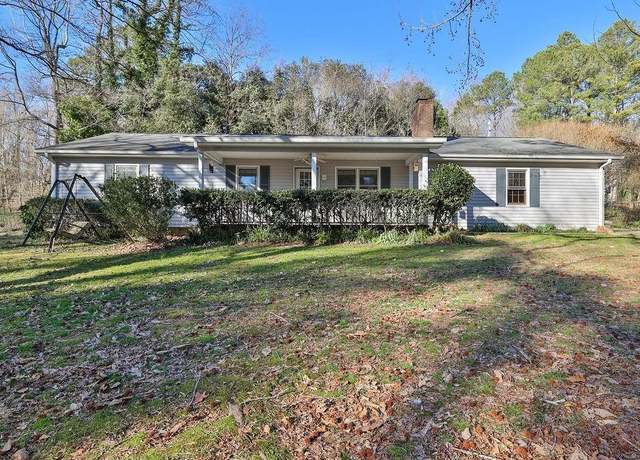Property at 2733 Old Dawsonville Rd, Gainesville, GA 30506, 3 beds, 2 baths