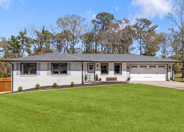Property at 1055 Delmont Ter, Roswell, GA 30075, 3 beds, 2.5 baths
