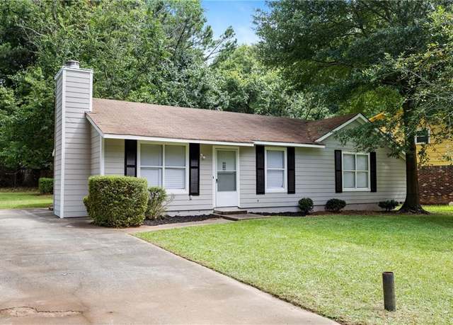 Property at 183 Peachtree Ct, Riverdale, GA 30274, 3 beds, 2 baths