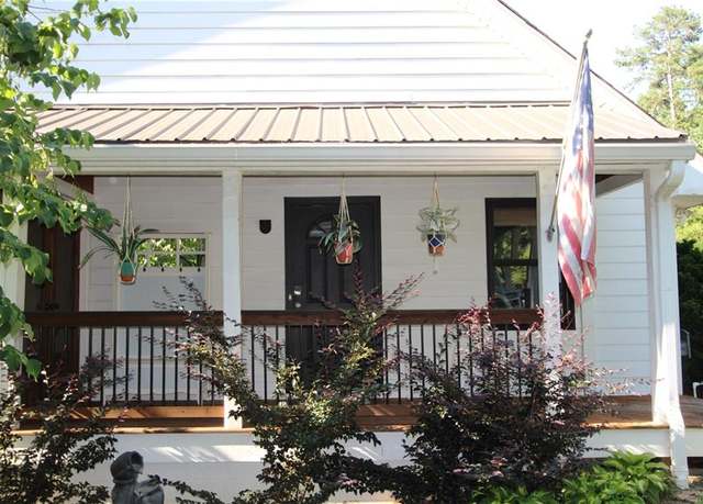 Property at 4040 Merritt Dr, Cumming, GA 30041, 3 beds, 2 baths