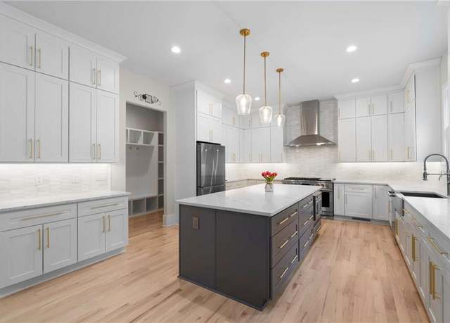 Property at 4827 Basingstoke Dr, Suwanee, GA 30024, 5 beds, 5.5 baths