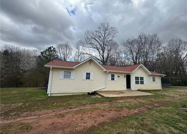 Property at 2 Martin Rd, Griffin, GA 30223, 3 beds, 2 baths