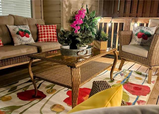 Property at 302 Turtle Creek Dr, Winder, GA 30680, 3 beds, 2.5 baths